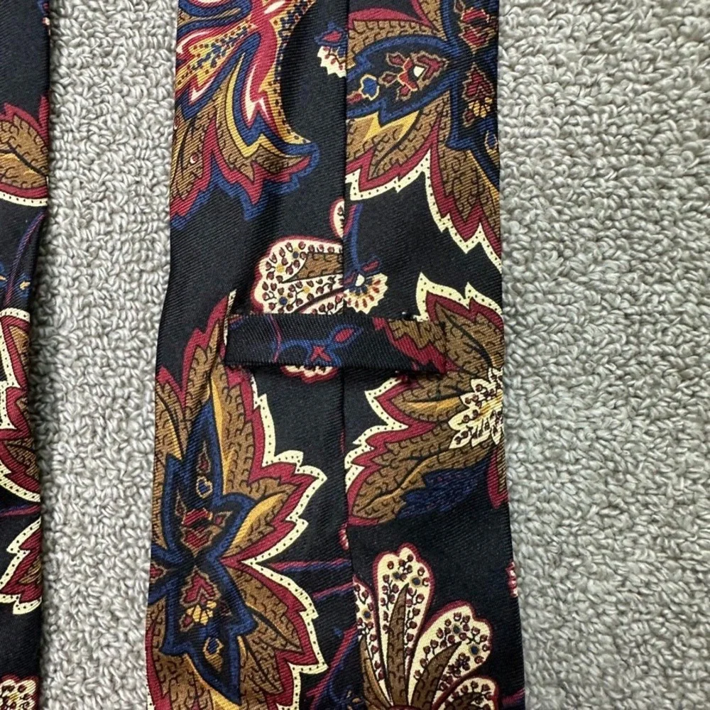 Bullock & Jones Mens Silk Tie Black Paisley Floral Hand Made in Italy 58 Inch